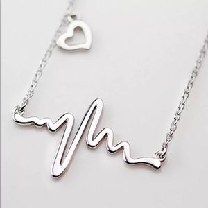 HEARTBEAT ELECTROCARDIOGRAM NECKLACESILVER❤️ALLOY